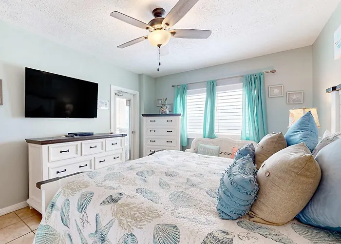 Holiday home Recently Renovated 5th-floor Oceanfront With Pool Ocean View & Wifi